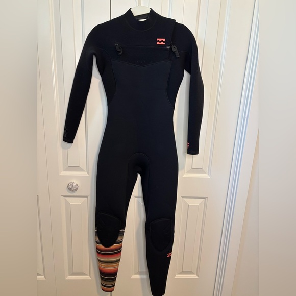 Billabong Other - Billabong Wmns 4/3 Furnace Comp Series Chest Zip Wetsuit in Serape color Size 6